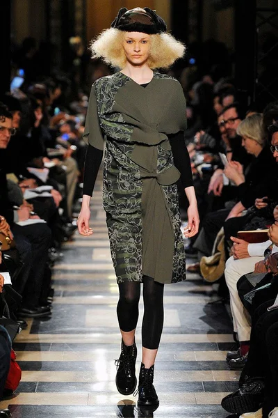 Look 25